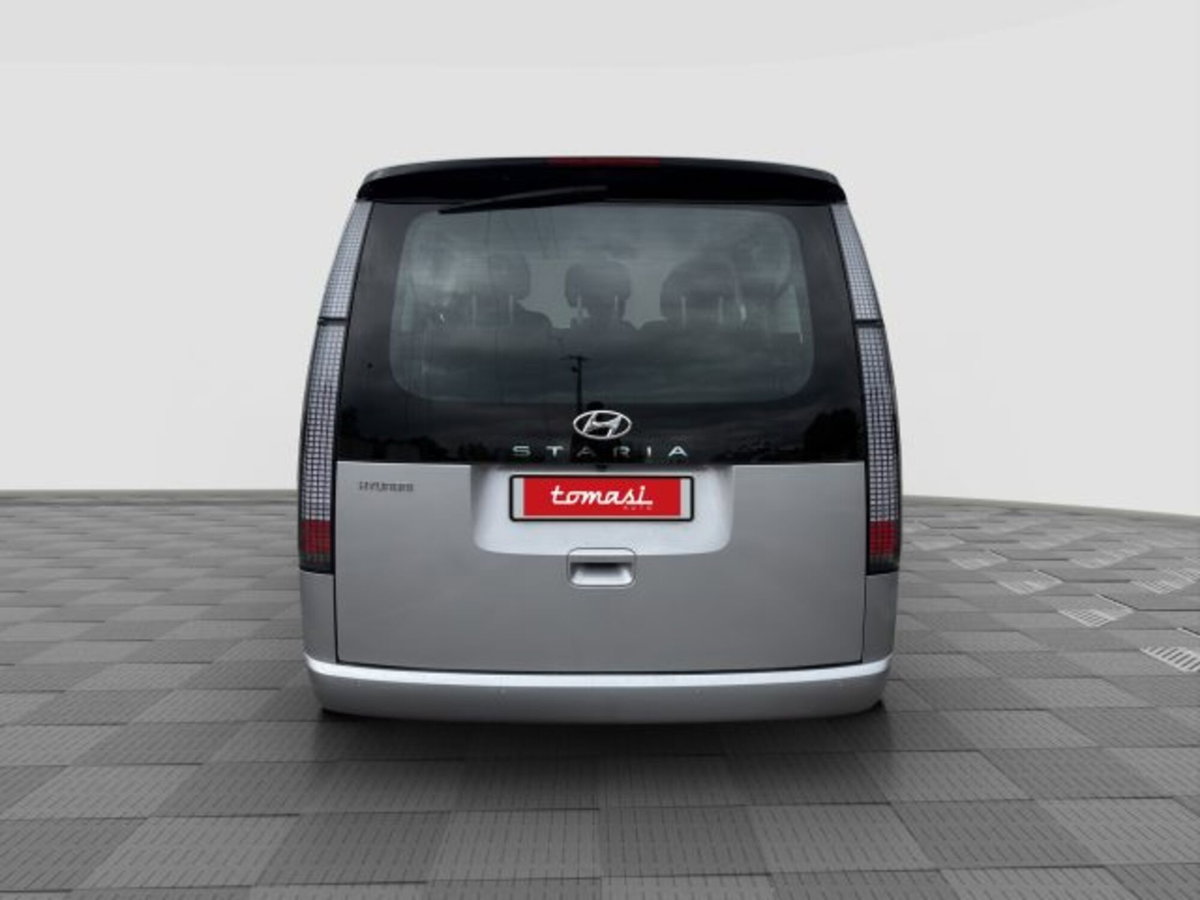 Hyundai Staria 2.2 2wd auto (4)