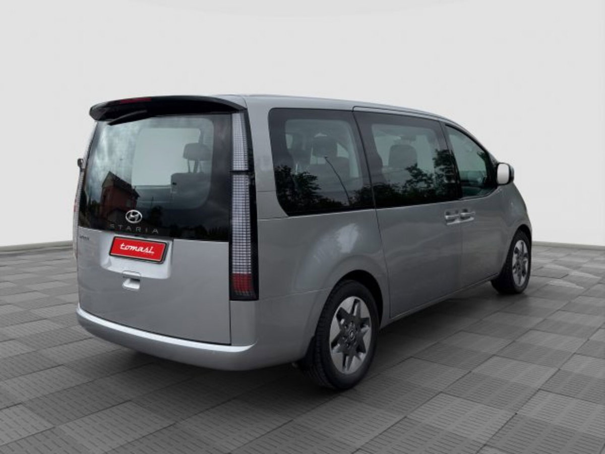 Hyundai Staria 2.2 2wd auto (5)