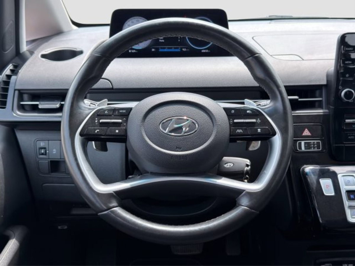 Hyundai Staria 2.2 2wd auto (14)