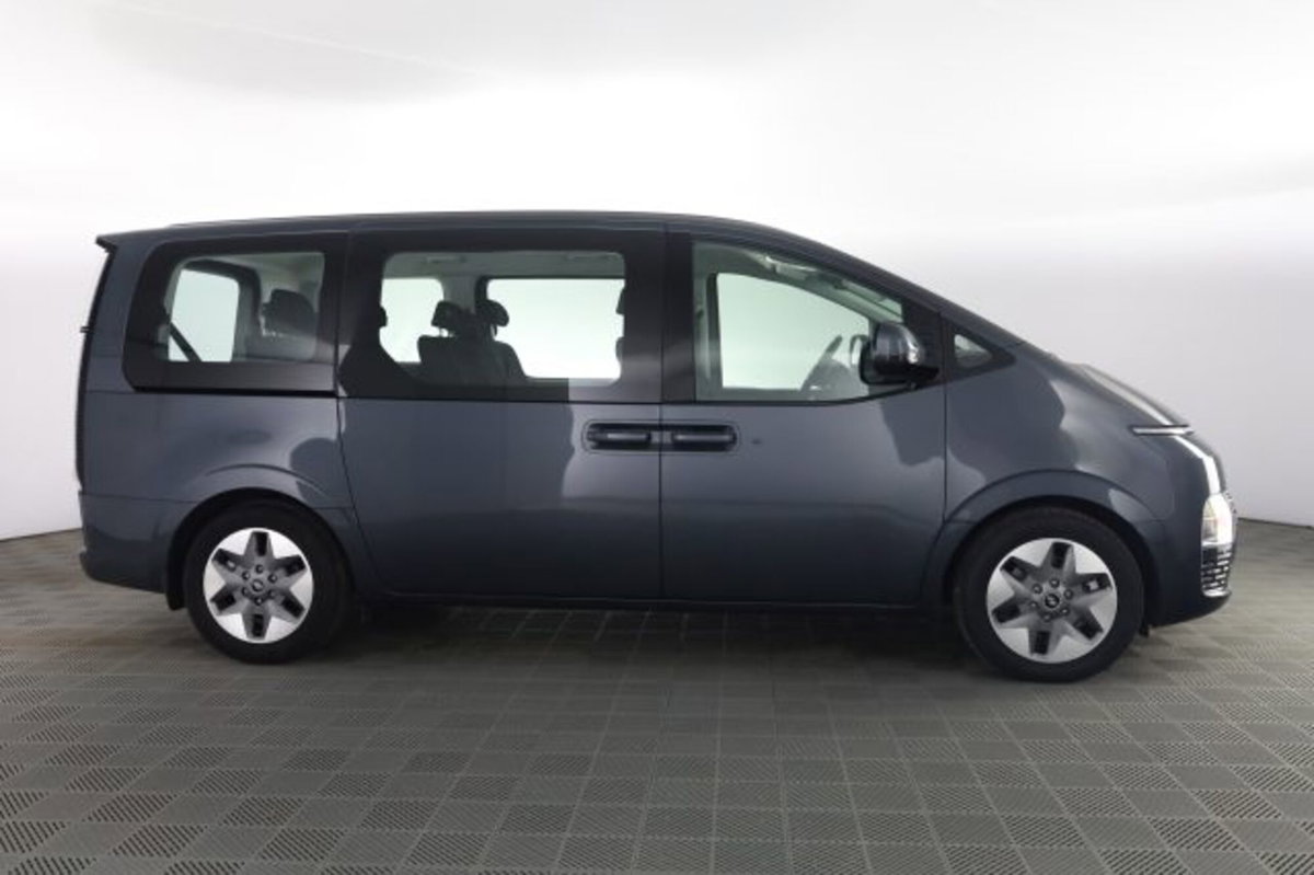 Hyundai Staria 2.2 2wd auto (3)