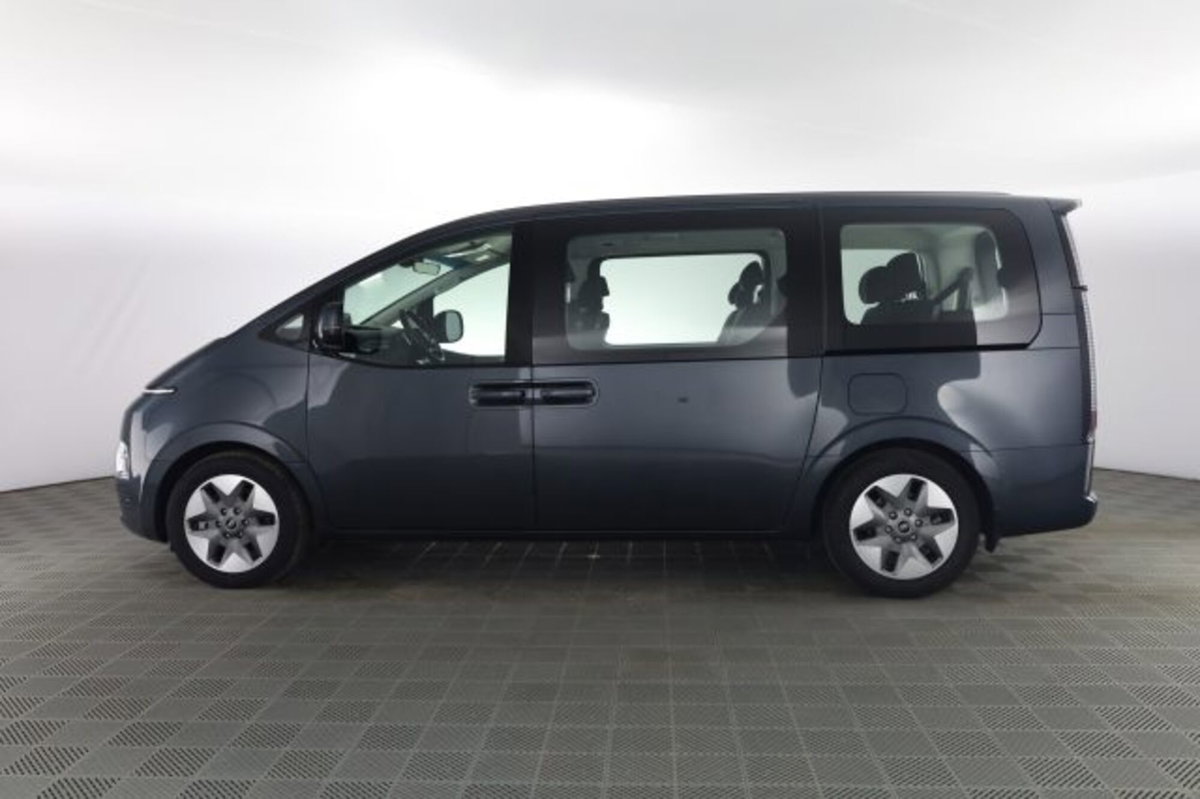 Hyundai Staria 2.2 2wd auto (7)