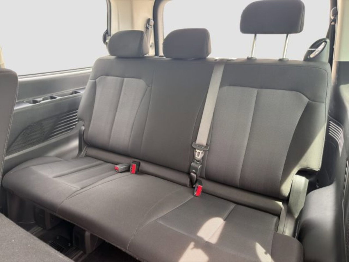 Hyundai Staria 2.2 2wd auto (12)