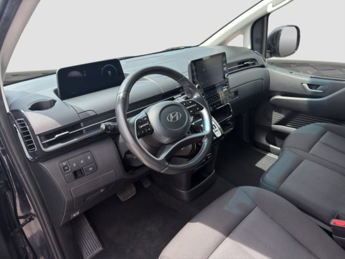 Hyundai Staria 2.2 2wd auto (9)