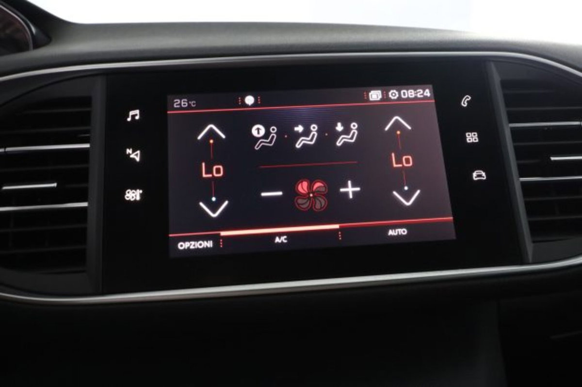 Peugeot 308 BlueHDi 130 S&S EAT8 GT Line (11)