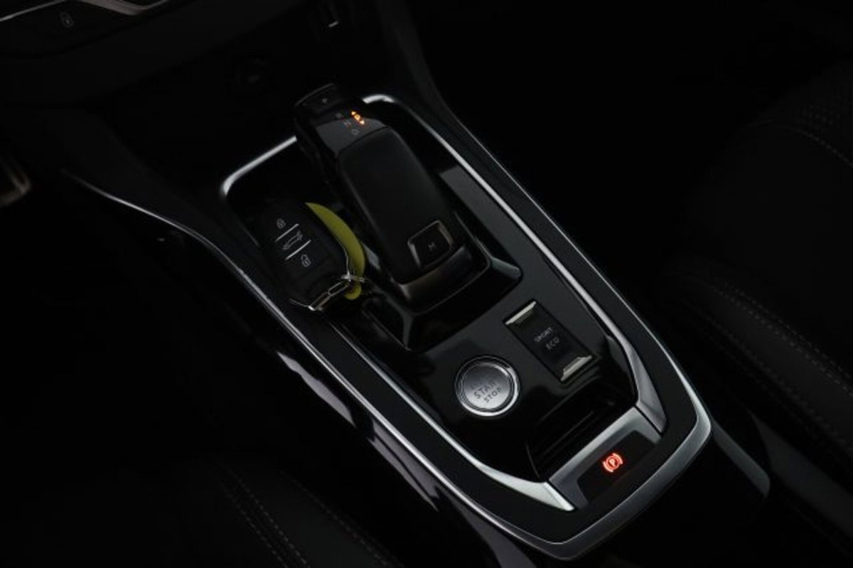 Peugeot 308 BlueHDi 130 S&S EAT8 GT Line (14)