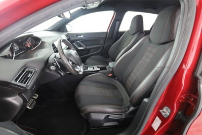 Peugeot 308 BlueHDi 130 S&S EAT8 GT Line (2)