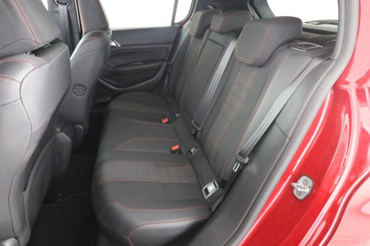 Peugeot 308 BlueHDi 130 S&S EAT8 GT Line (3)