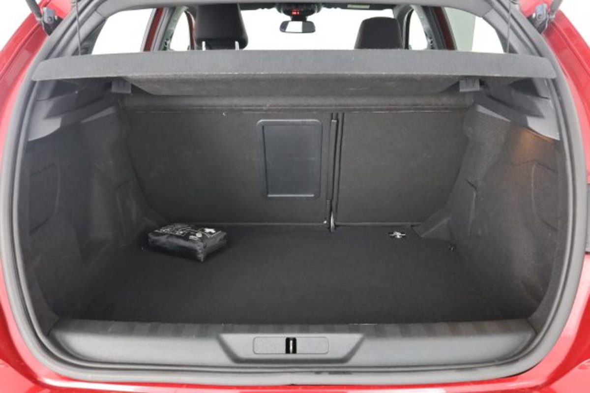 Peugeot 308 BlueHDi 130 S&S EAT8 GT Line (6)