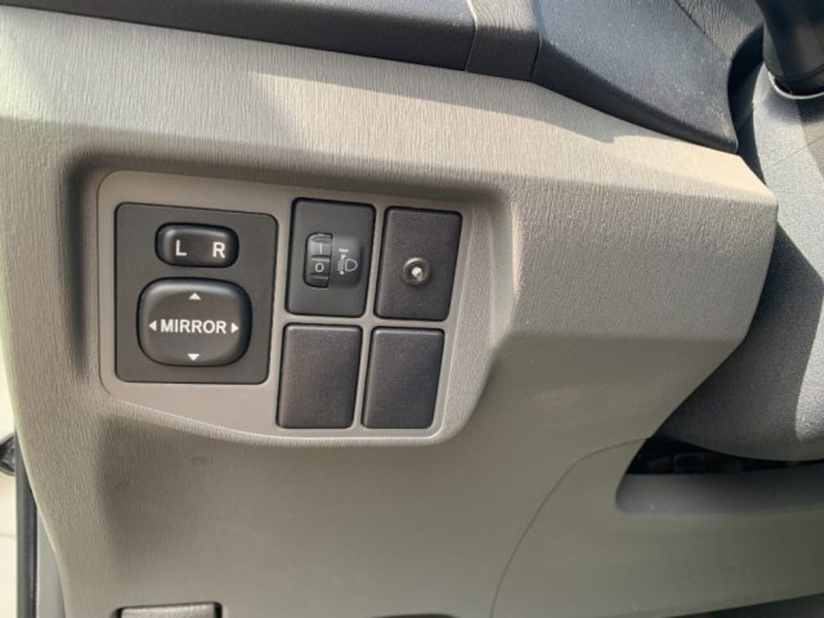 Toyota Prius 1.8 Executive (17)