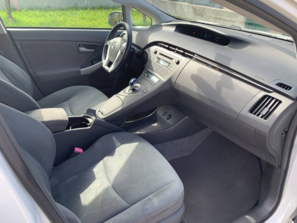 Toyota Prius 1.8 Executive (9)