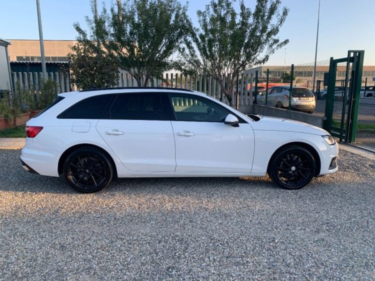 Audi A4 35 TDI/163 CV S tronic Business Advanced (6)