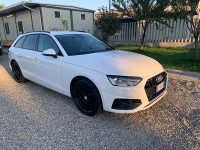 Audi A4 35 TDI/163 CV S tronic Business Advanced (7)