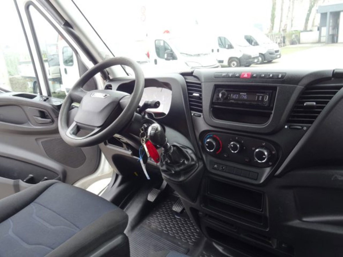Iveco Daily Telaio 35C14H BTor 2.3 HPT PC-RG Cabinato (11)