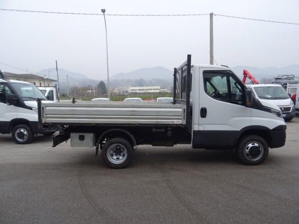 Iveco Daily Telaio 35C14H BTor 2.3 HPT PC-RG Cabinato (18)