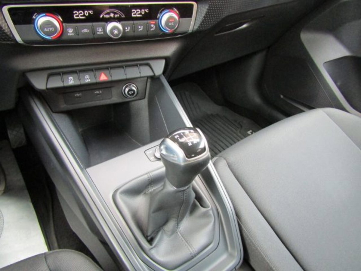 Audi A1 Sportback Sportback 25 1.0 tfsi Business (18)