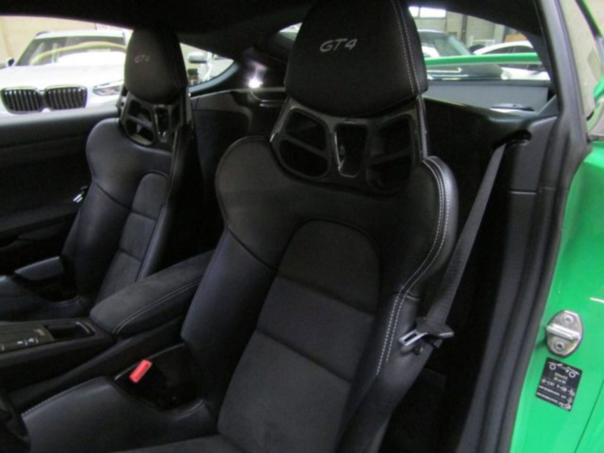 Porsche 718 Cayman  Cayman 4.0 GT4 (11)