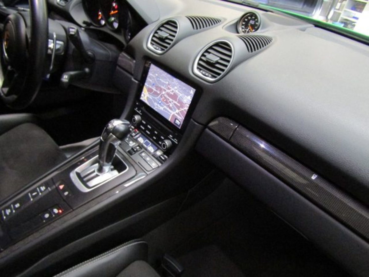Porsche 718 Cayman  Cayman 4.0 GT4 (14)