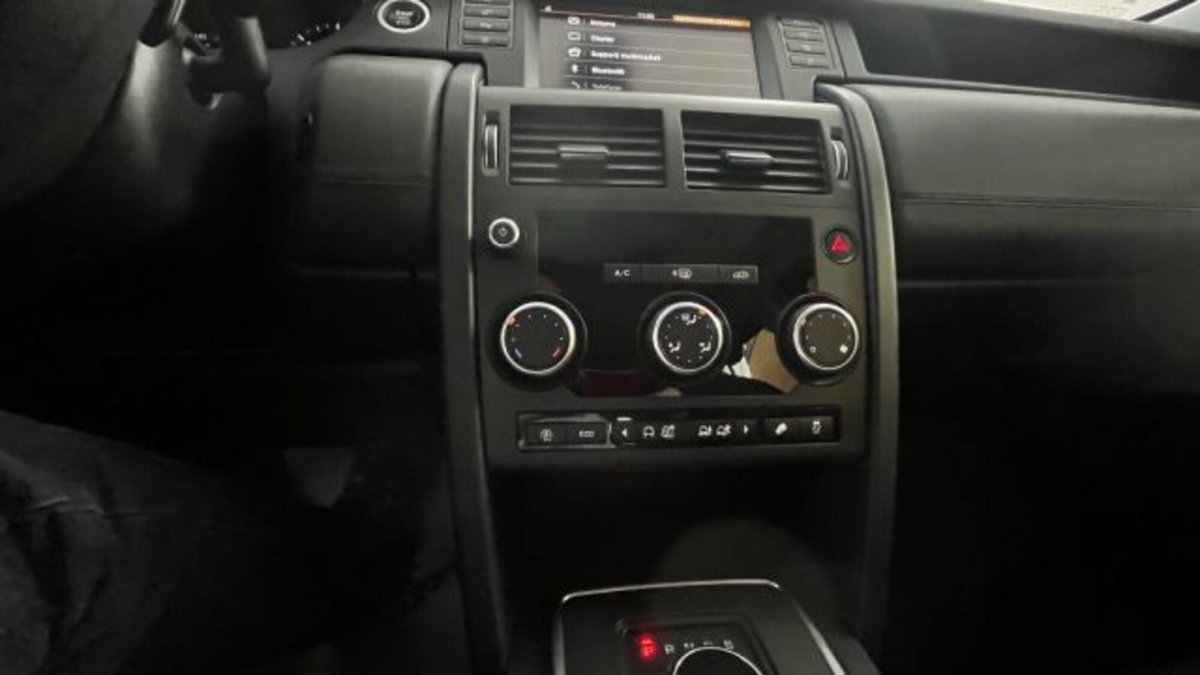 Land Rover Discovery Sport 2.0 TD4 150 CV Pure (11)