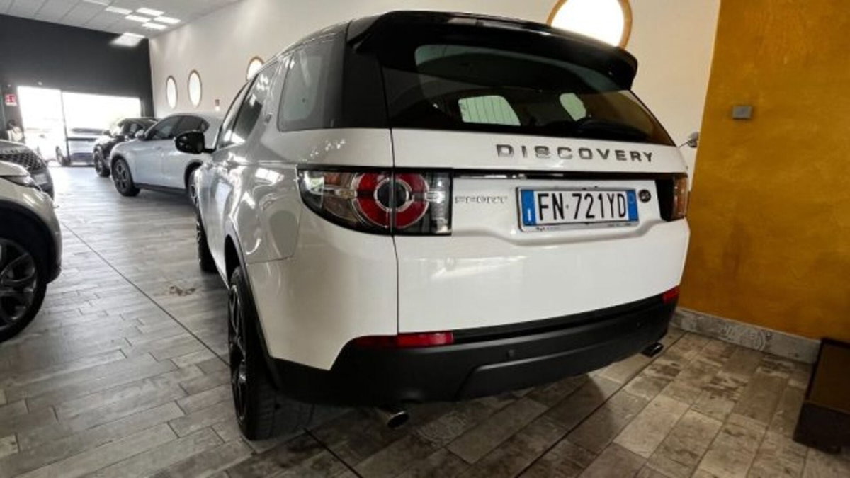 Land Rover Discovery Sport 2.0 TD4 150 CV Pure (4)
