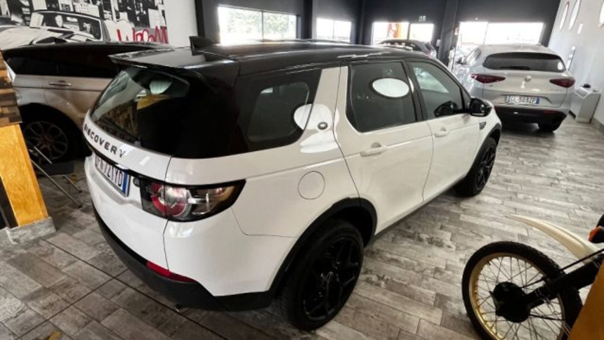 Land Rover Discovery Sport 2.0 TD4 150 CV Pure (5)