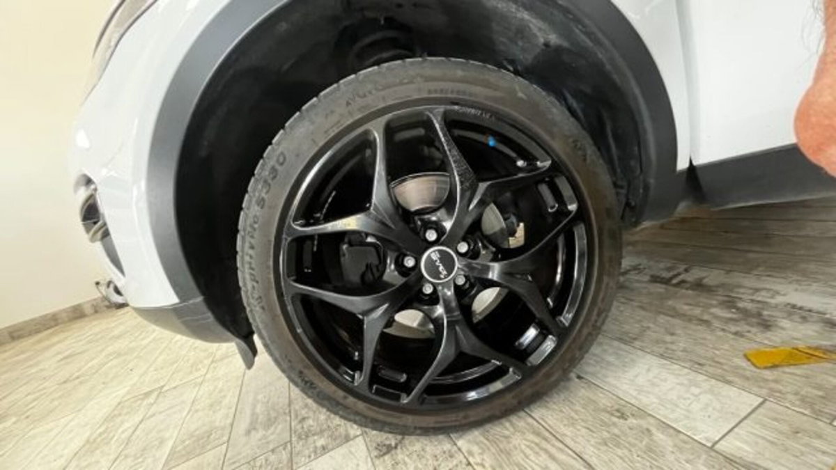 Land Rover Discovery Sport 2.0 TD4 150 CV Pure (9)