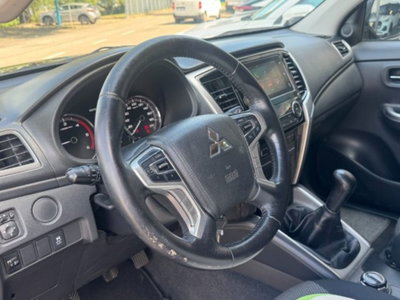 Mitsubishi L200 2.3 D Club Cab 4x4 Super Select Intense (12)