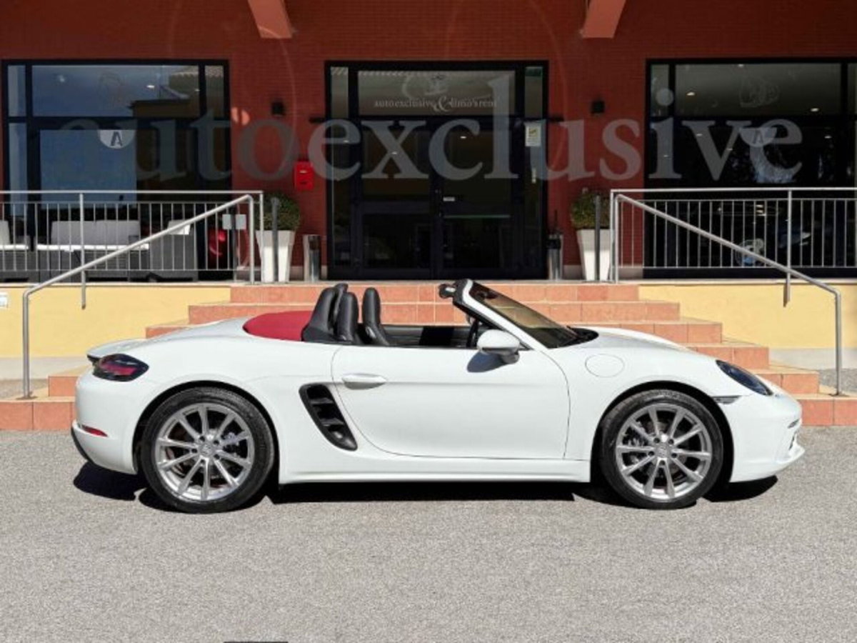 Porsche 718 Boxster  Boxster 2.0 T (2)