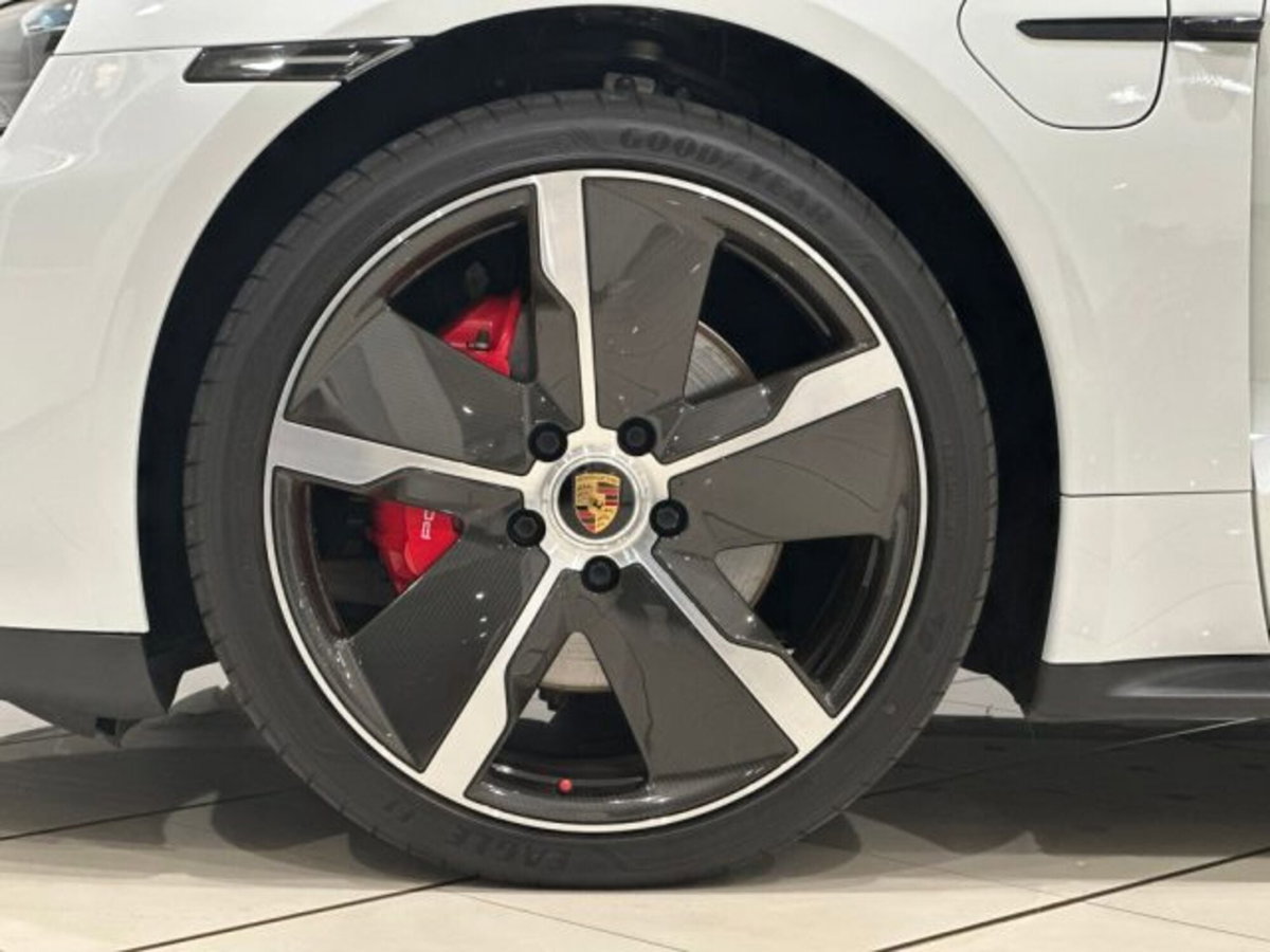 Porsche Taycan 4S Performance (4)