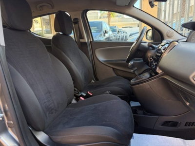 Lancia Ypsilon 1.2 69 CV 5 porte Silver (7)