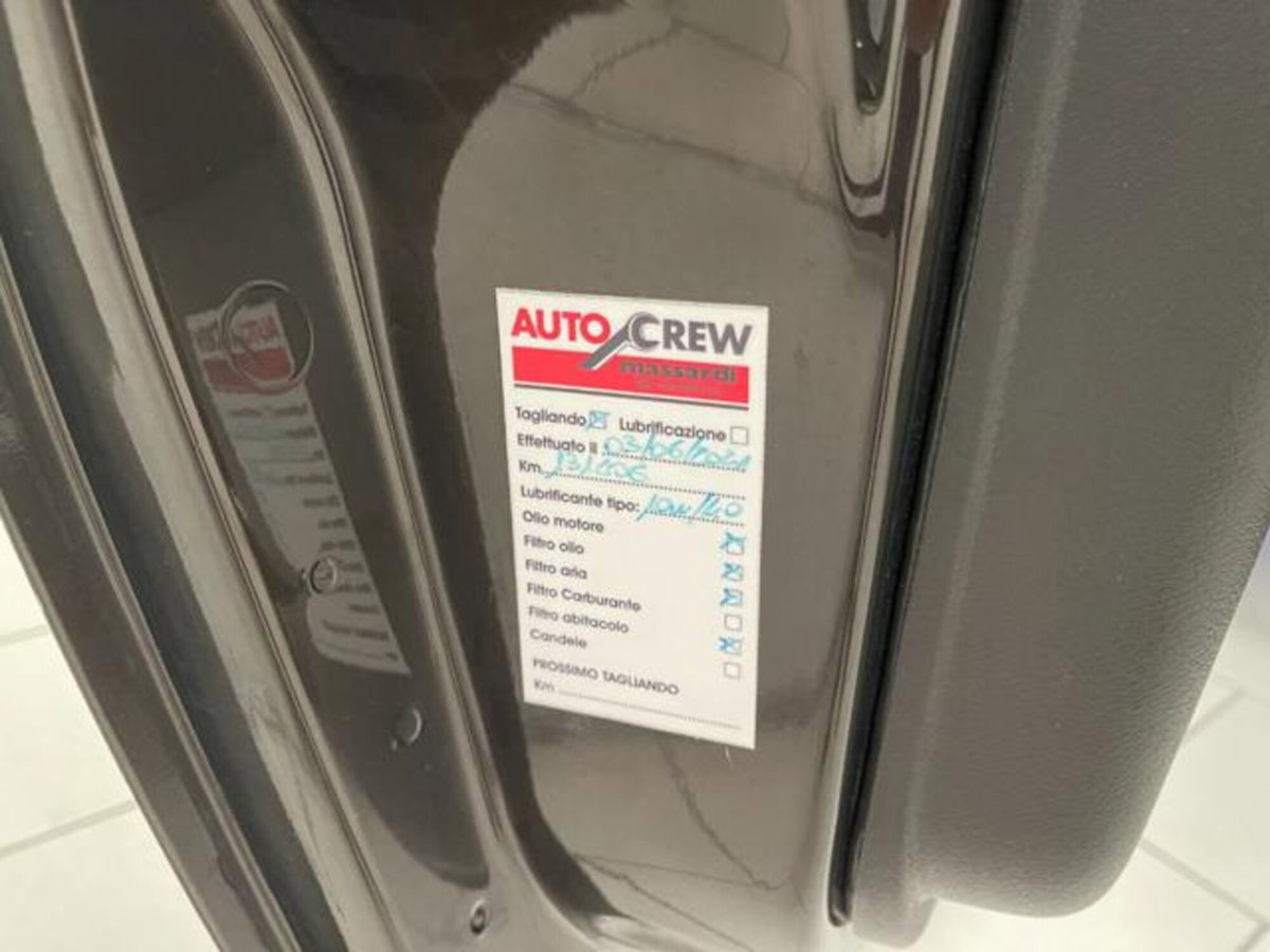 Lancia Ypsilon 1.2 New Oro (11)