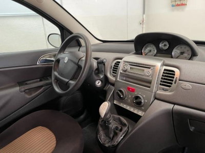 Lancia Ypsilon 1.2 New Oro (16)