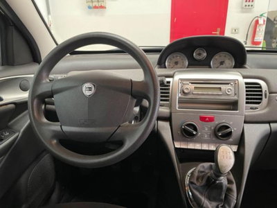 Lancia Ypsilon 1.2 New Oro (17)