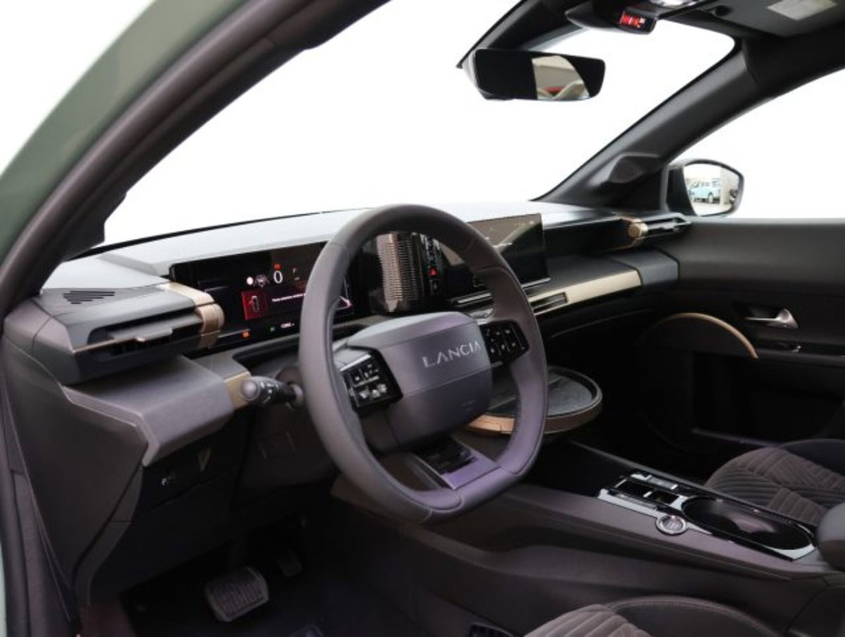 Lancia Ypsilon 1.2 LX 100cv (9)