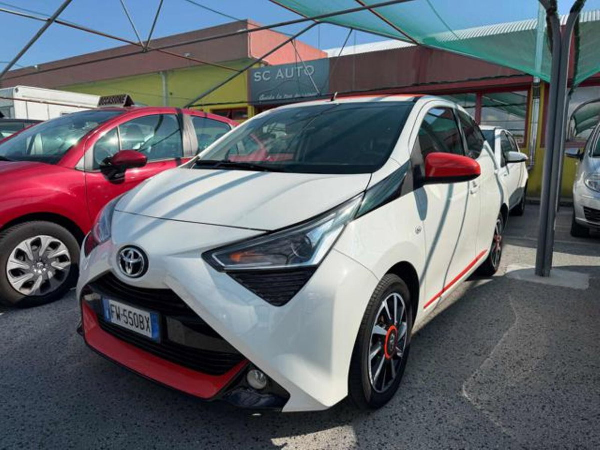 Toyota Aygo Connect 1.0 VVT-i 72 CV 5 porte x-wave orange