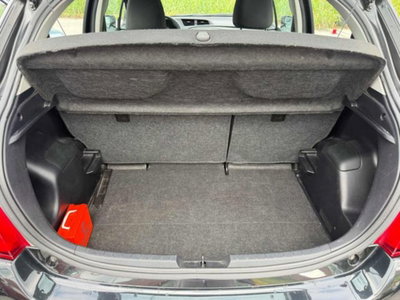 Toyota Yaris 1.0 5 porte Lounge (9)
