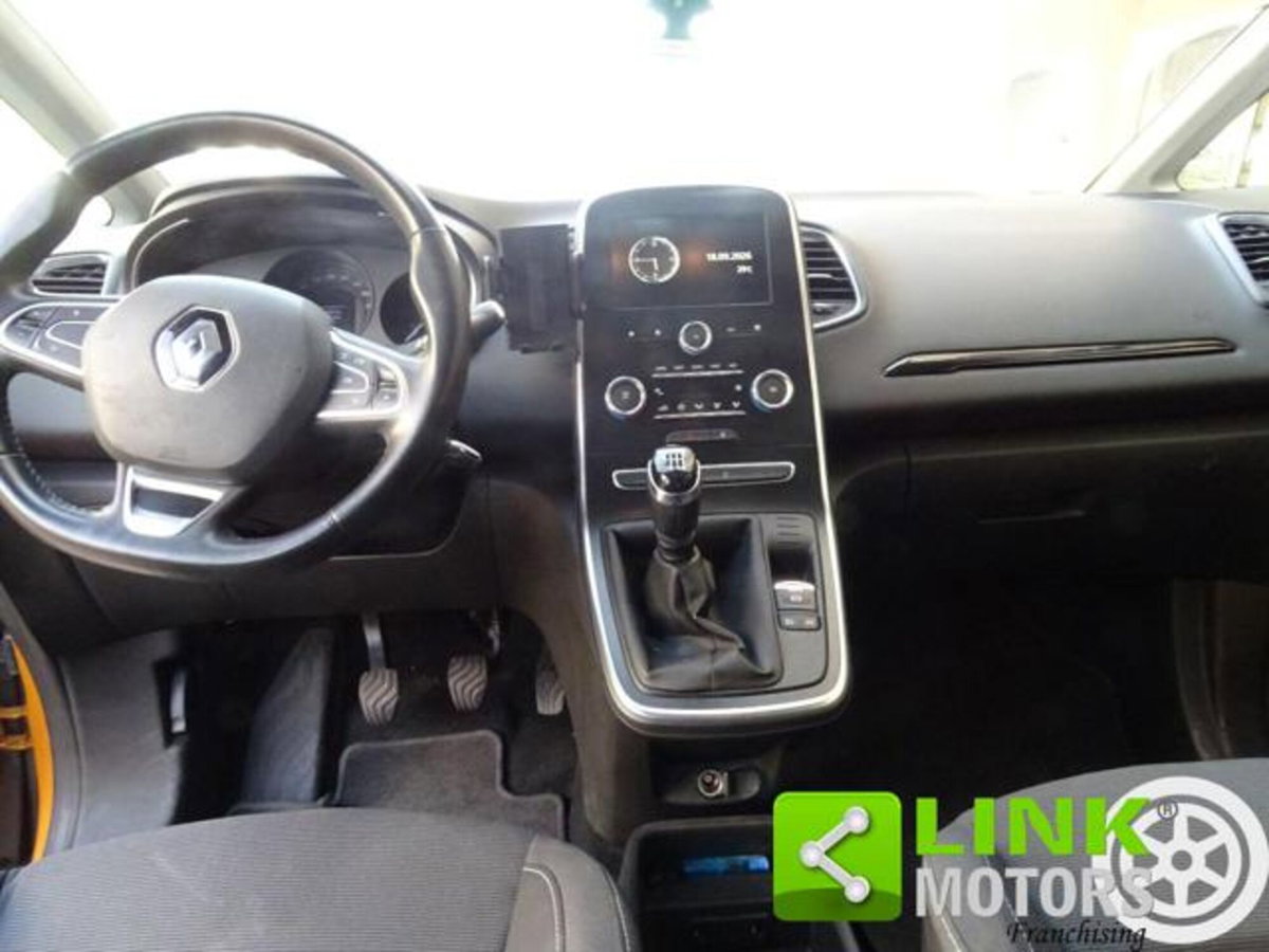Renault Scenic E-Tech Electric 1.9 dCi Confort Dynamique (8)