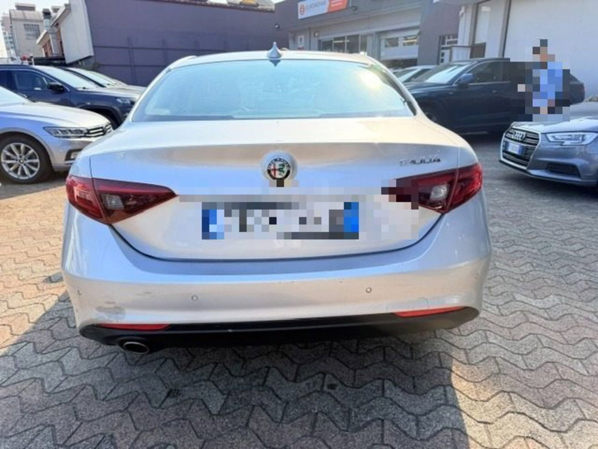 Alfa Romeo Giulia 2.2 Turbodiesel 150 CV AT8 Super (5)