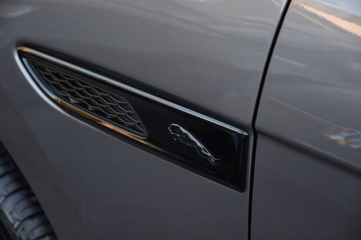 Jaguar F-Pace 2.0 D 163 CV AWD aut. R-Dynamic S (16)