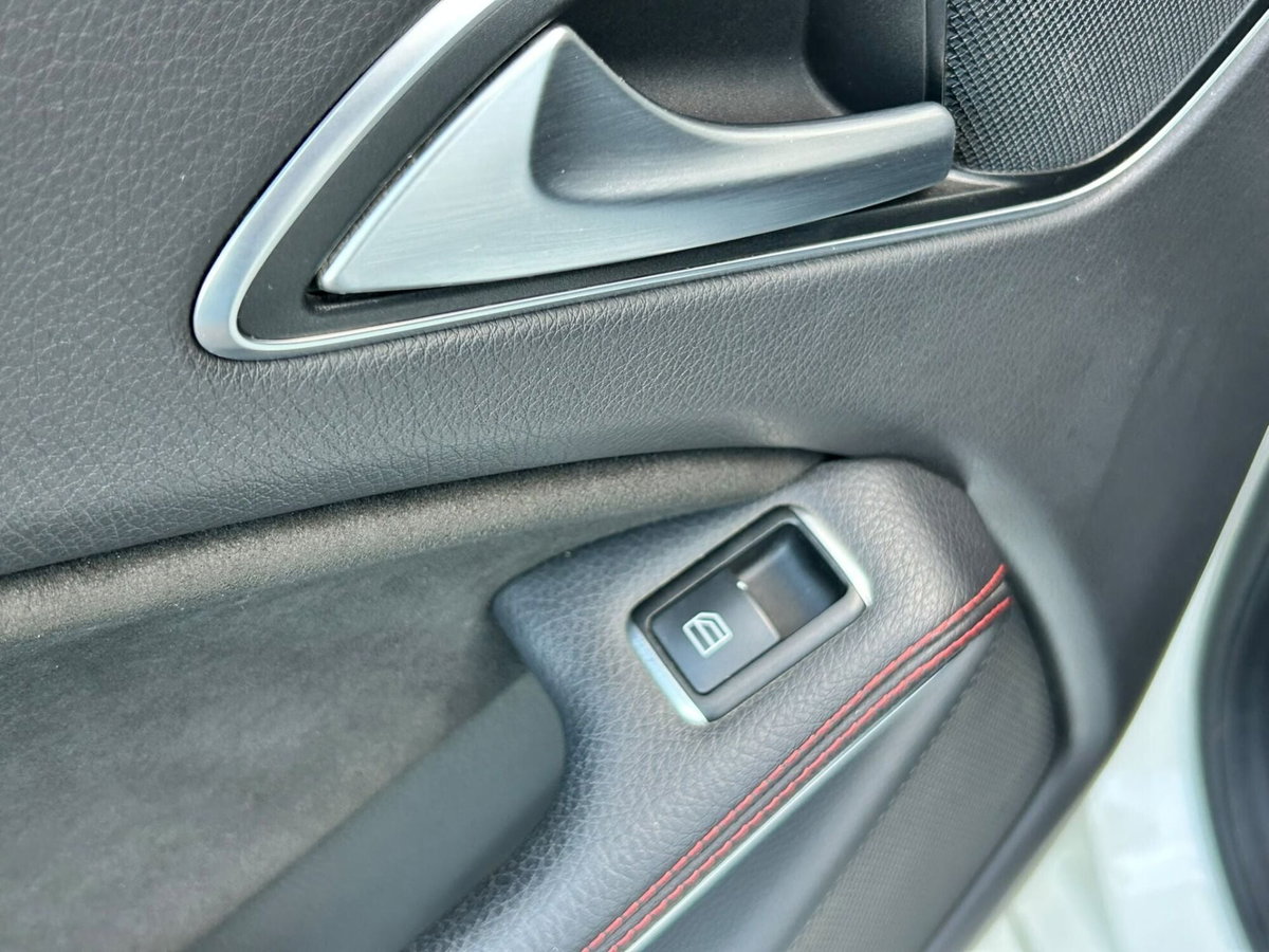 Mercedes-Benz Classe A 180 d Automatic Premium (18)