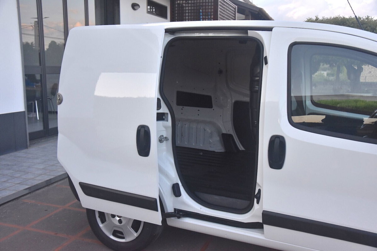 Fiat Fiorino Furgone cargo 1.3 mjt 95cv SX (16)