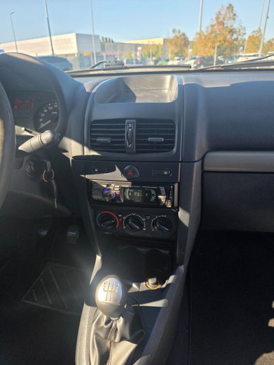 Renault Clio 1.2 16V cat 3 porte Confort Authentique (11)