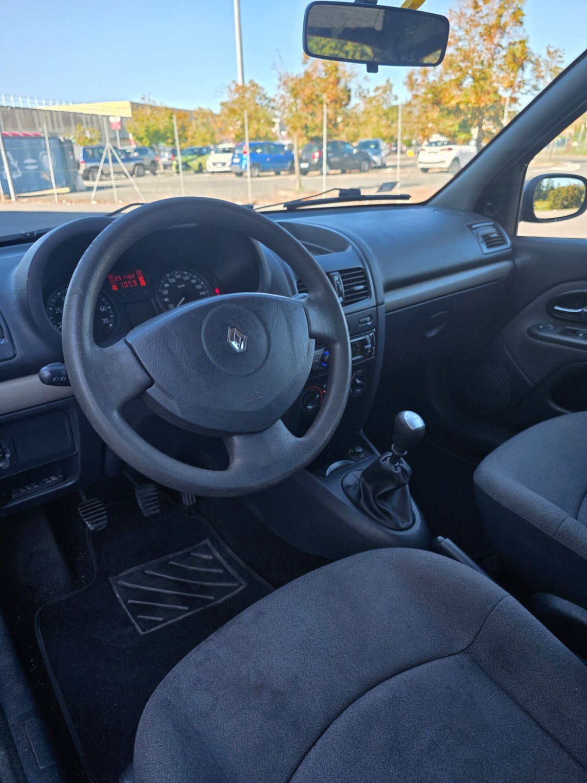 Renault Clio 1.2 16V cat 3 porte Confort Authentique (13)