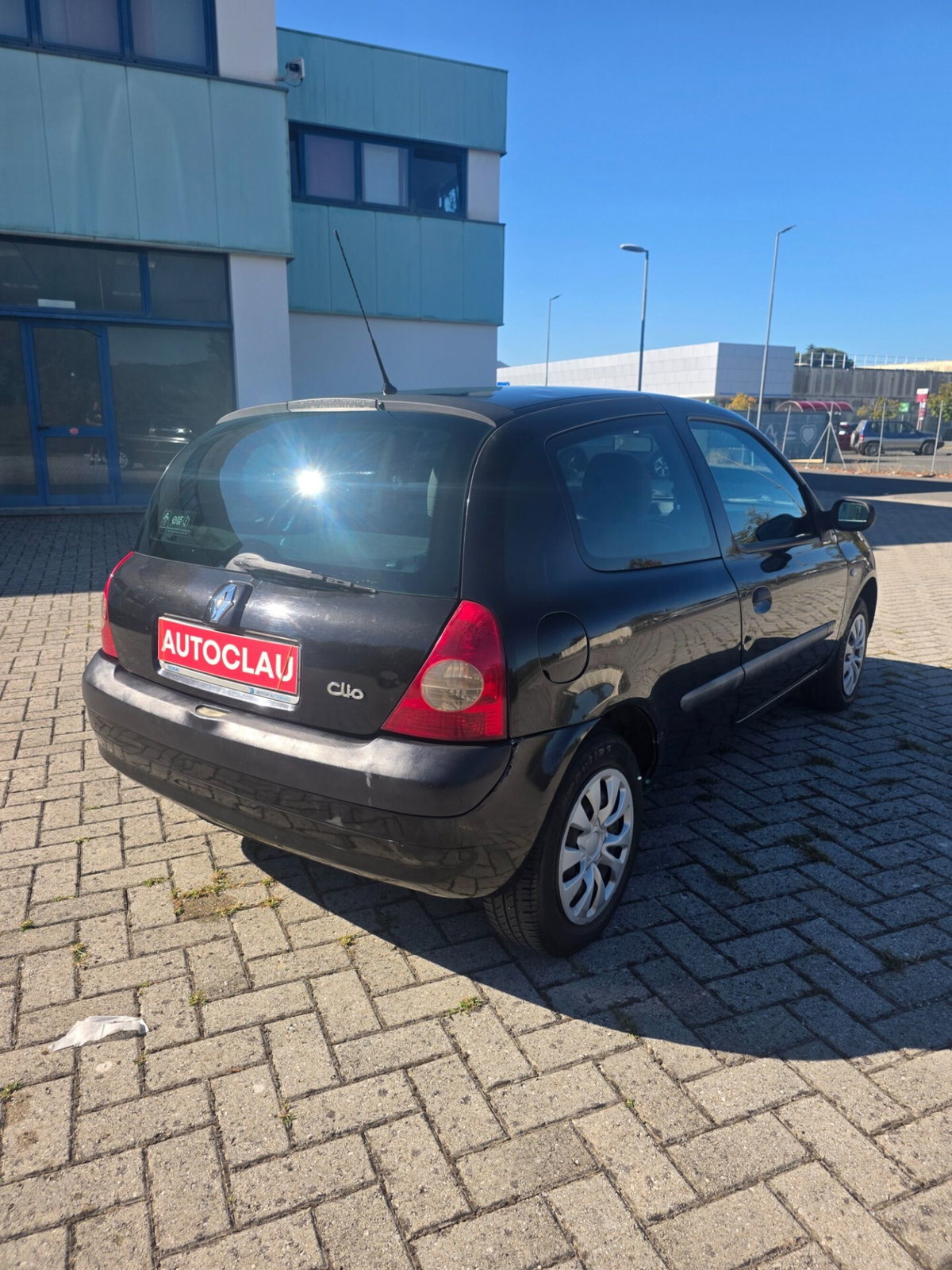 Renault Clio 1.2 16V cat 3 porte Confort Authentique (7)