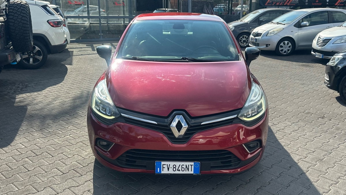 Renault Clio dCi 8V 75 CV 5 porte Moschino Life (3)
