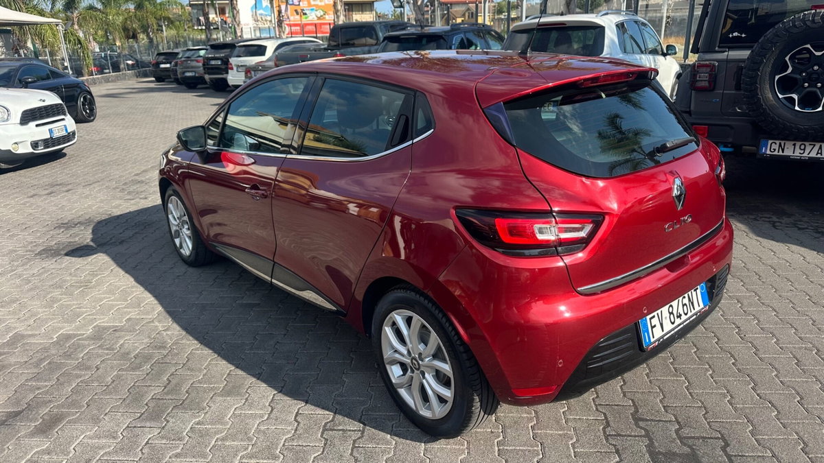 Renault Clio dCi 8V 75 CV 5 porte Moschino Life (5)