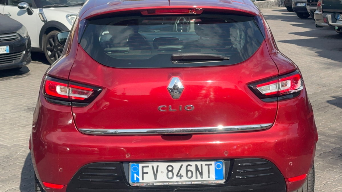 Renault Clio dCi 8V 75 CV 5 porte Moschino Life (6)