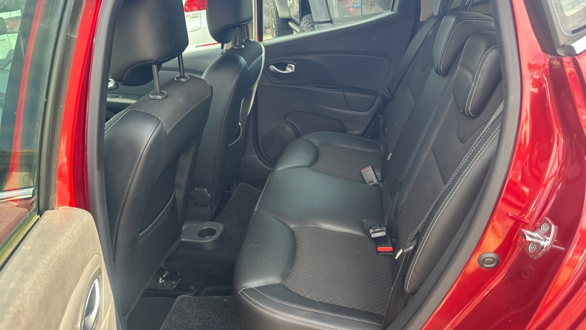 Renault Clio dCi 8V 75 CV 5 porte Moschino Life (9)
