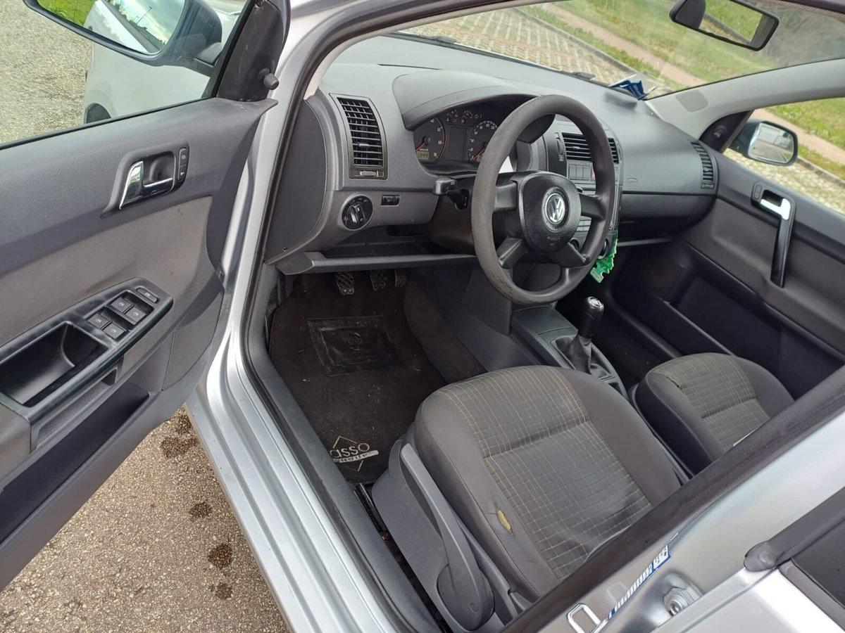 Volkswagen Polo 1.2 12V 3p. Trendline (9)