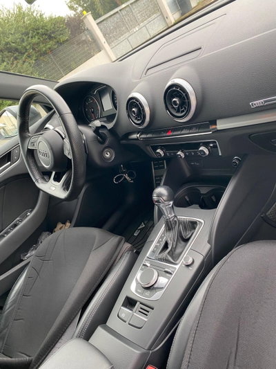 Audi A3 Sportback 30 TDI S tronic Sport (6)