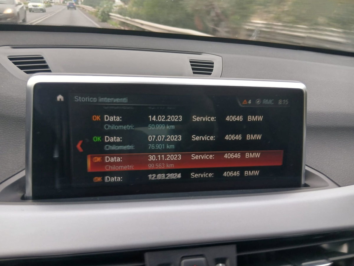 BMW X1 sDrive18d Advantage (12)